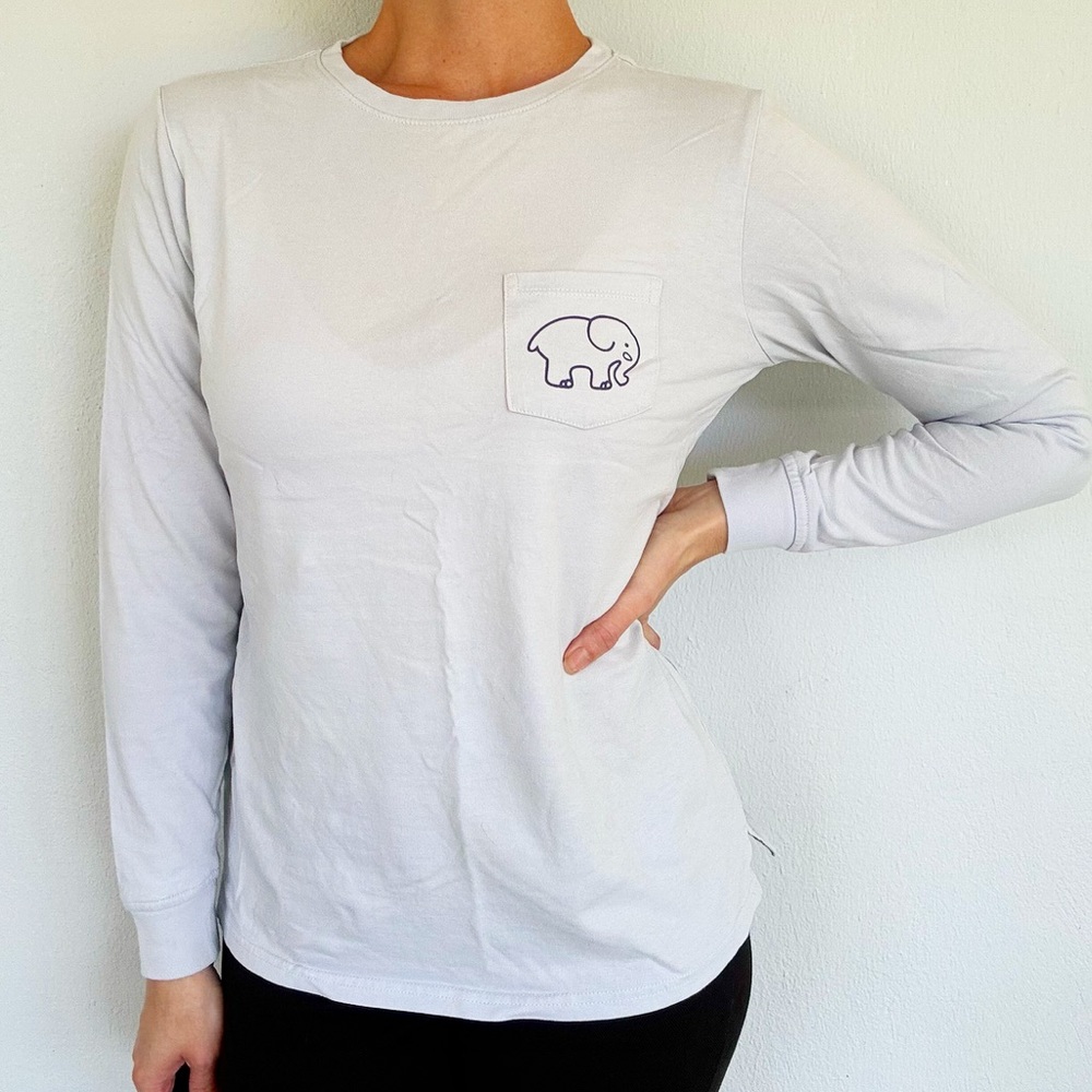 Ivory Ella light blue elephant print casual long sleeve cotton tee size XS
